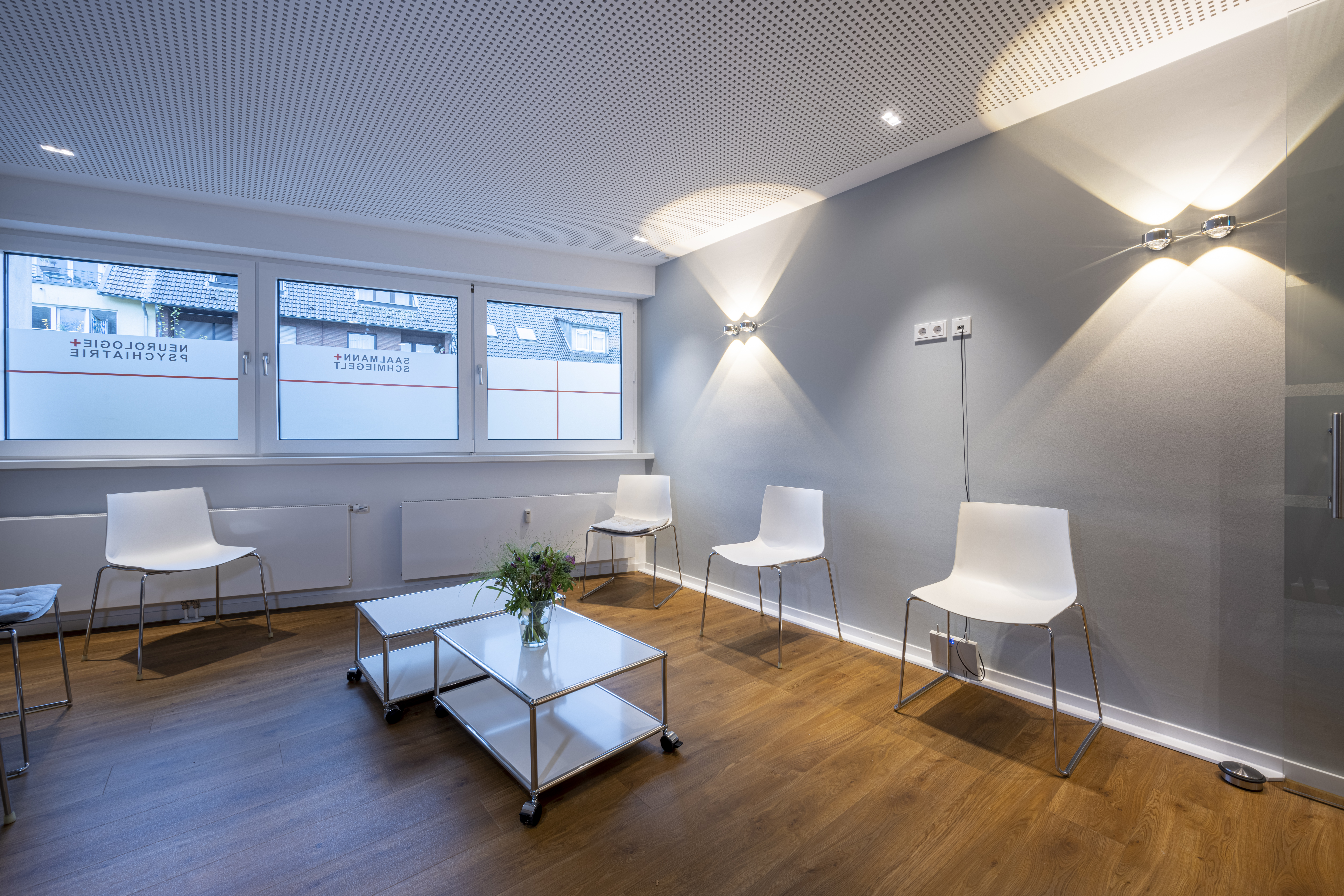 Modernes Zimmer nach Praxisumbau